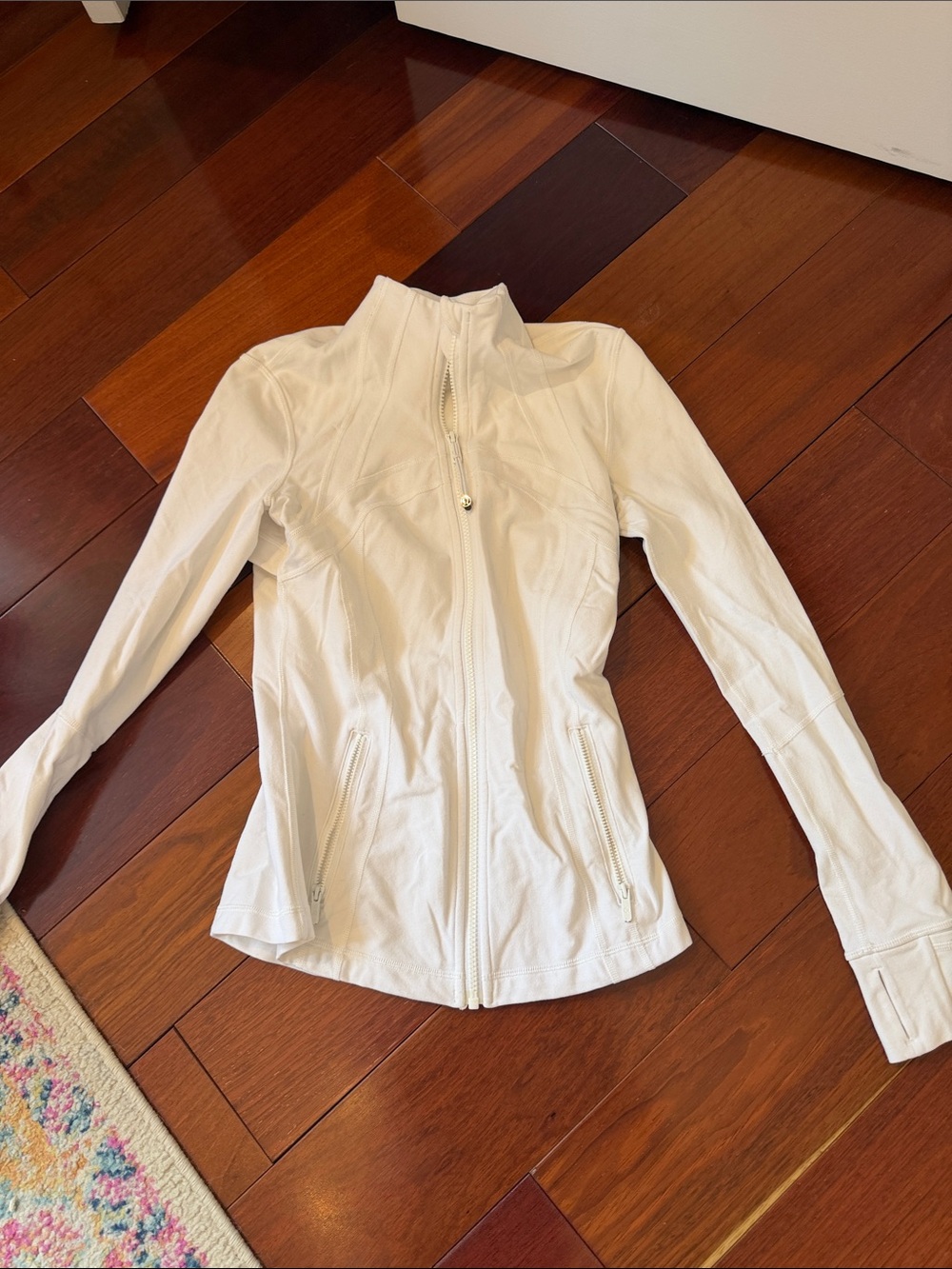 Womens lululemon White Zip-Front Jacket size 6 barely worn